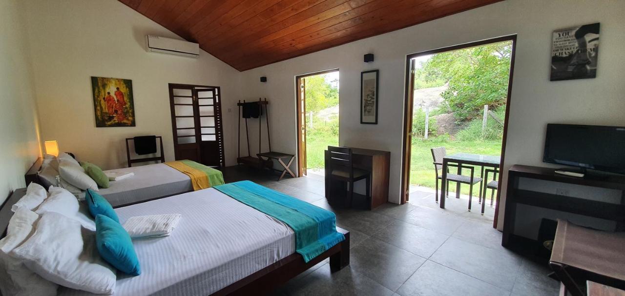 Ocean Cottage Kalametiya Esterno foto