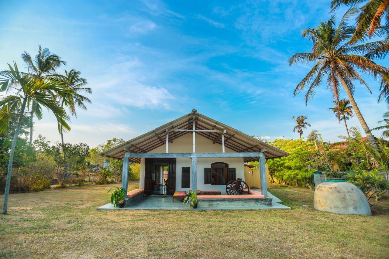 Ocean Cottage Kalametiya Esterno foto